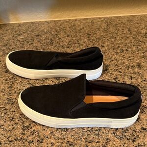 Steve Madden Black Slip-On Loafers